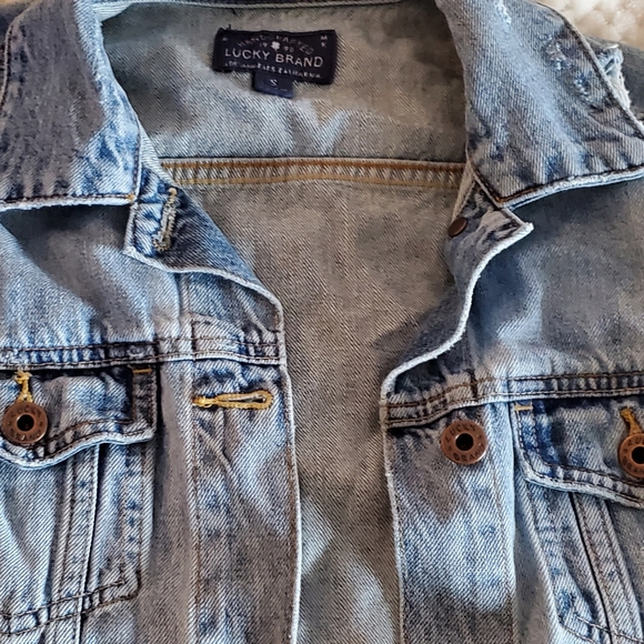 Lucky Brand distressed cropped denim jacket size small - Picture 6 of 8